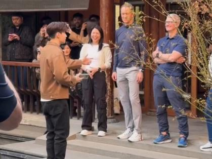 库克看刘宪华演出(库克看刘宪华演出过程)